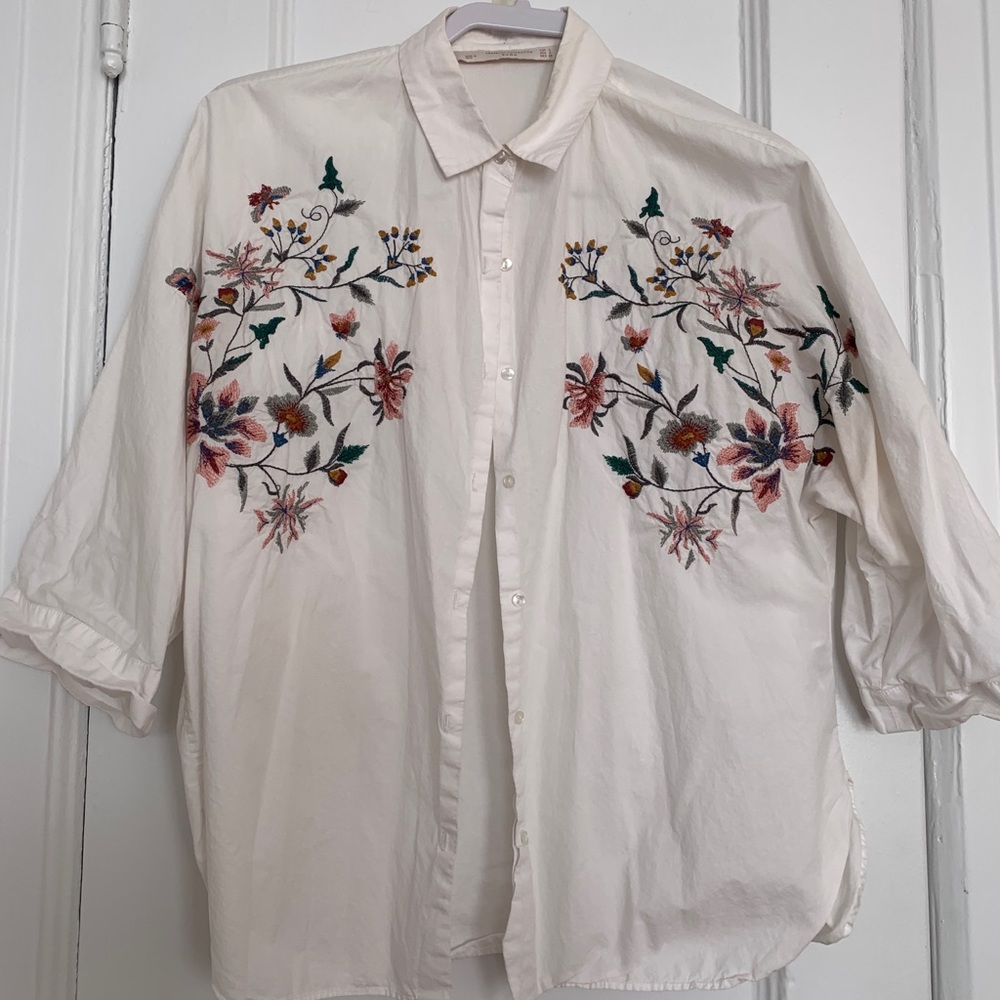Floral Embroidered Zara button down, Small